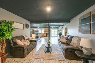Walk to Apple Valley Lake: Patio, Fire Pit - 7