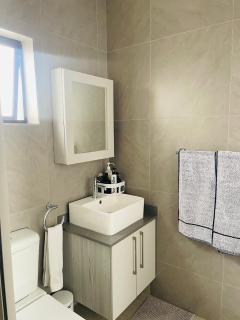 2Bed Business & Family Apartment in Midrand Waterfall Gallagher - Midrand - 5