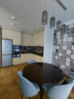Modern 2BR Old Town - 1