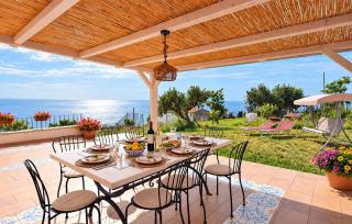 1 Bedroom Lovely Apartment In Longobardi - 4