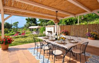 1 Bedroom Lovely Apartment In Longobardi - 3