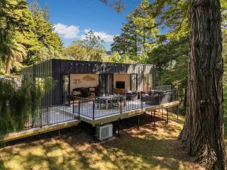 Modern Coastal Tree House - Whangamata Retreat - 9