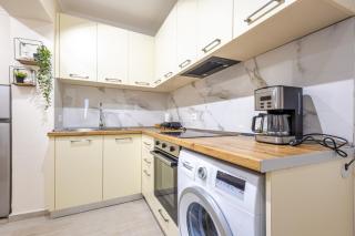 15 Min form Center - Easy Access - Modern House - 3