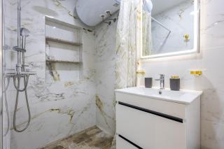 15 Min form Center - Easy Access - Modern House - 6
