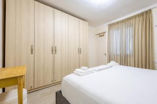 15 Min form Center - Easy Access - Modern House - 2