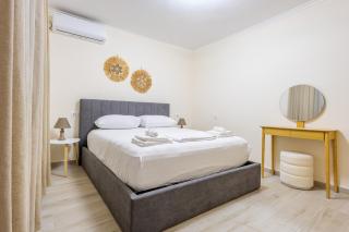 15 Min form Center - Easy Access - Modern House - 8