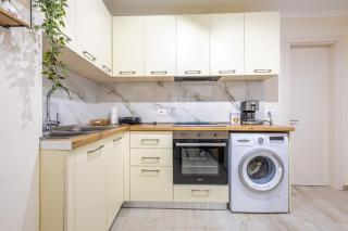 15 Min form Center - Easy Access - Modern House - 7