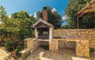 Awesome Home In Primorski Dolac - 2