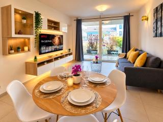 Bright 1 bedroom Retreat with terrace and parking - 6