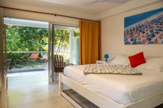 Blue Mango Beach Hotel - 5