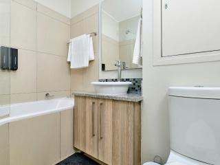 2-Bedroom Apartment with City Views in Johannesburg - 4