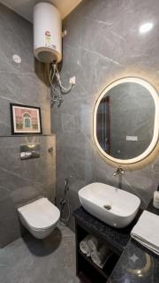 Prime Palam Stay Delhi 2BHK - 9