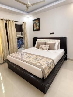 Prime Palam Stay Delhi 2BHK - 0