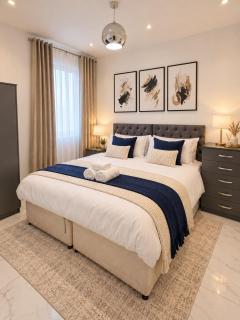 Spacious Modern 5 Bedroom House - City Centre - Free Parking - 5