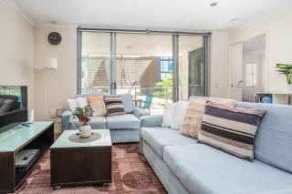 Merivale stay in South Brisbane two beds two baths one parking - 1