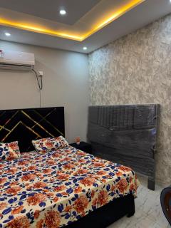 Studio apartment near Emporium Mall & Expo Centre - 9