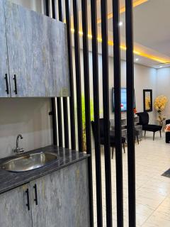 Studio apartment near Emporium Mall & Expo Centre - 2