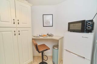 Boyne Valley Cottage near Navan with Garden by Travel Lets Holiday Homes - 2