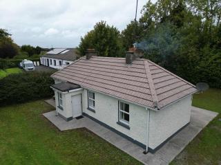 Boyne Valley Cottage near Navan with Garden by Travel Lets Holiday Homes - 3