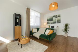 Modern apartment with balcony, private parking and fast Wi-Fi, Timișoara Center - 0
