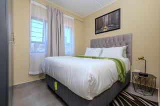 The Clareville Apt by Mall of Africa - 9