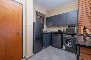 The Clareville Apt by Mall of Africa - 8
