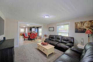 Fully Remodeled Home, 7 Mi to Roaring River! - 3
