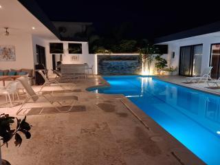 5 Bedroom Villa With BBQ and Washer - 1
