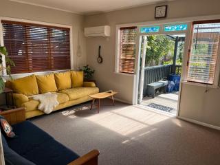 Entire 2-bed House in Woolston - 7