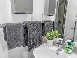 3BR Holiday Home near Pacific Werribee - 6