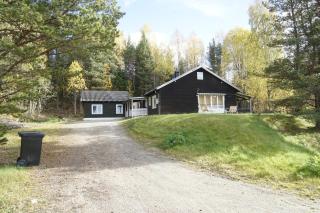 Bungalow med öppen spis Takdusch badkar och high speed wifi - 9