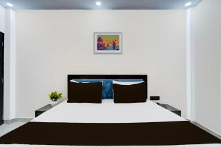 OYO 82510 Karan Residency - 2