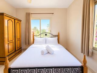 Luxury 5BDR Villa l First-Row Beachside in Ein Bay - 3