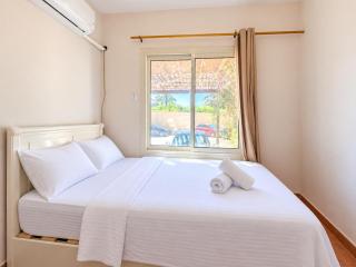 Luxury 5BDR Villa l First-Row Beachside in Ein Bay - 5