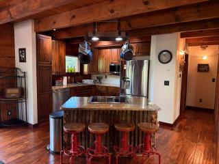 PNW Woodland Lodge - 6
