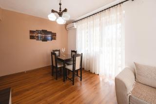 Spacious Apartment near Diamond Mall, Free Parking - 1