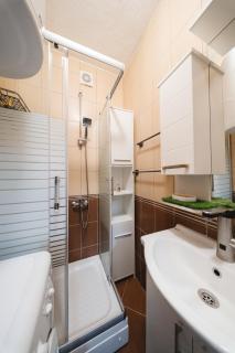 Spacious Apartment near Diamond Mall, Free Parking - 2