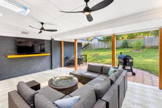 4BR Austin Escape Sleeps 9 Patio & Fire Pit - 9