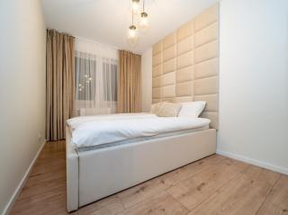Sky Jagodno Apartament z Jacuzzi - 1