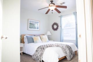 Vaulted Valley Retreat - Fresno - 7