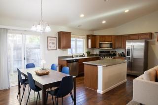 Vaulted Valley Retreat - Fresno - 3