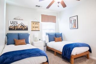 Vaulted Valley Retreat - Fresno - 6