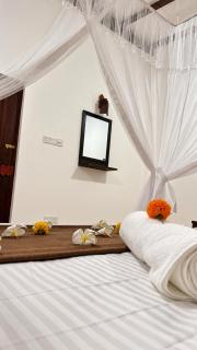 Hilltop Pearl Mirissa - 2
