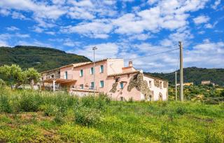 1 Bedroom Lovely Apartment In Longobardi - 5