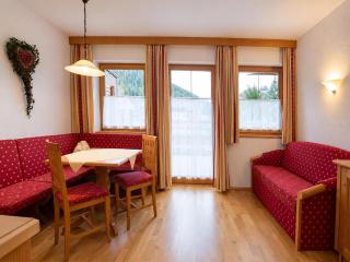 Tyrolean Apartment with Terrace - 9