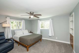 Spacious 5BR Home, Near Kenwood, Sleeps 10 - 1