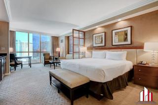MGM Signature-Strip View Jacuzzi Studio work desk - 0