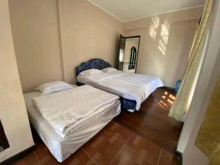 Villa 4 Kamar Tidur Dengan Kolam Renang Pribadi - 9