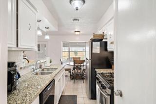Covered Back Patio Covered Parking Game Room WIFI Smart TV's every room Washer & Dryer - 6