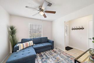 Covered Back Patio Covered Parking Game Room WIFI Smart TV's every room Washer & Dryer - 1